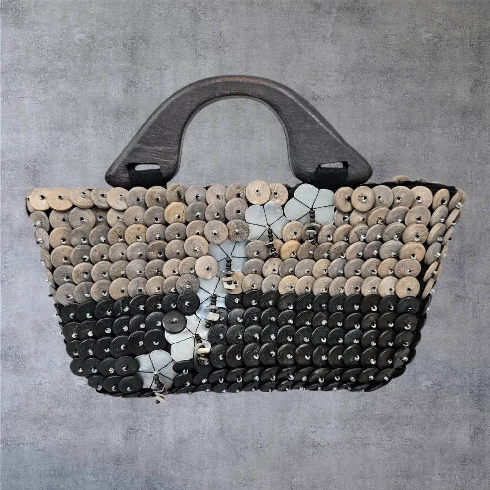 Vintage‎ Pele Purse Wood Handle Beaded Boho Chic Embellished Bermuda Bag Purse